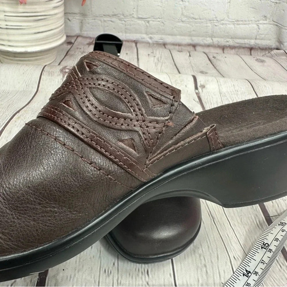 clarks bendables  brown clogs mules may oval leather sz 8 - Picture 10 of 10